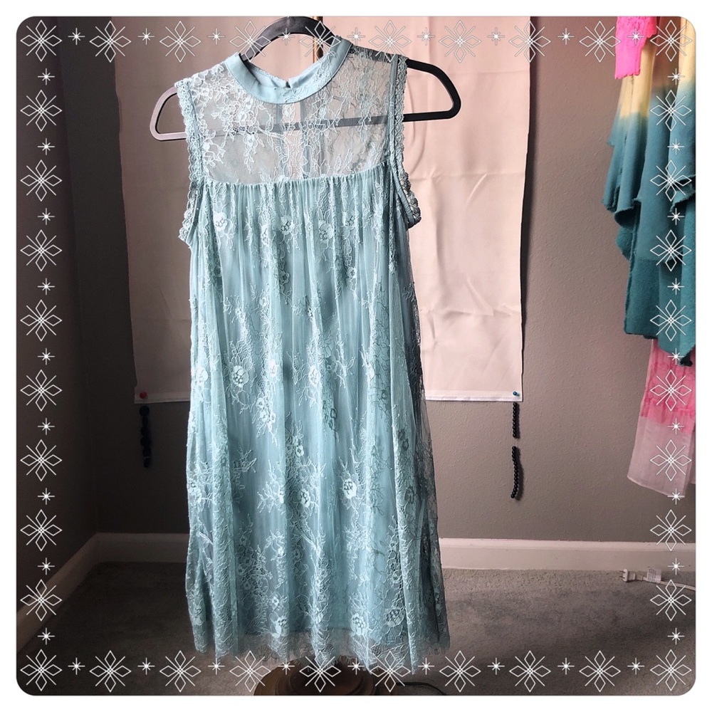 Dress - Picture 4 of 7